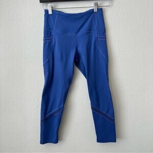 Victoria’s Secret Sport Knockout Capri Crop Leggings Pockets crochet lace blue